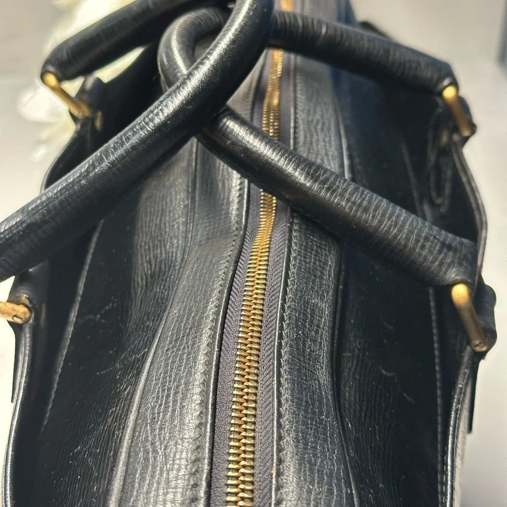 Burberrys Elegant Black Leather Unisex Business Bag EUC
